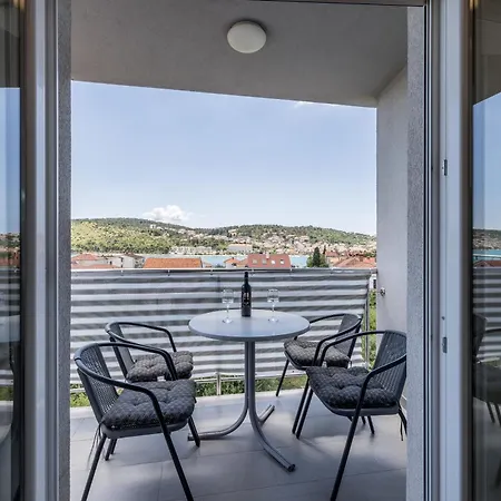 Apartamento Irena *